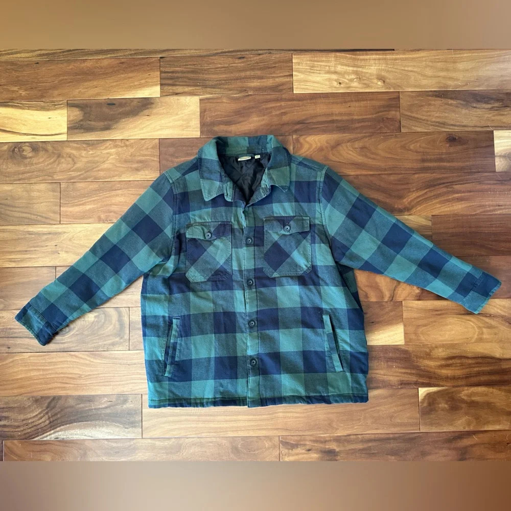 Adventuridge Green and Navy Flannel Jacket size XL